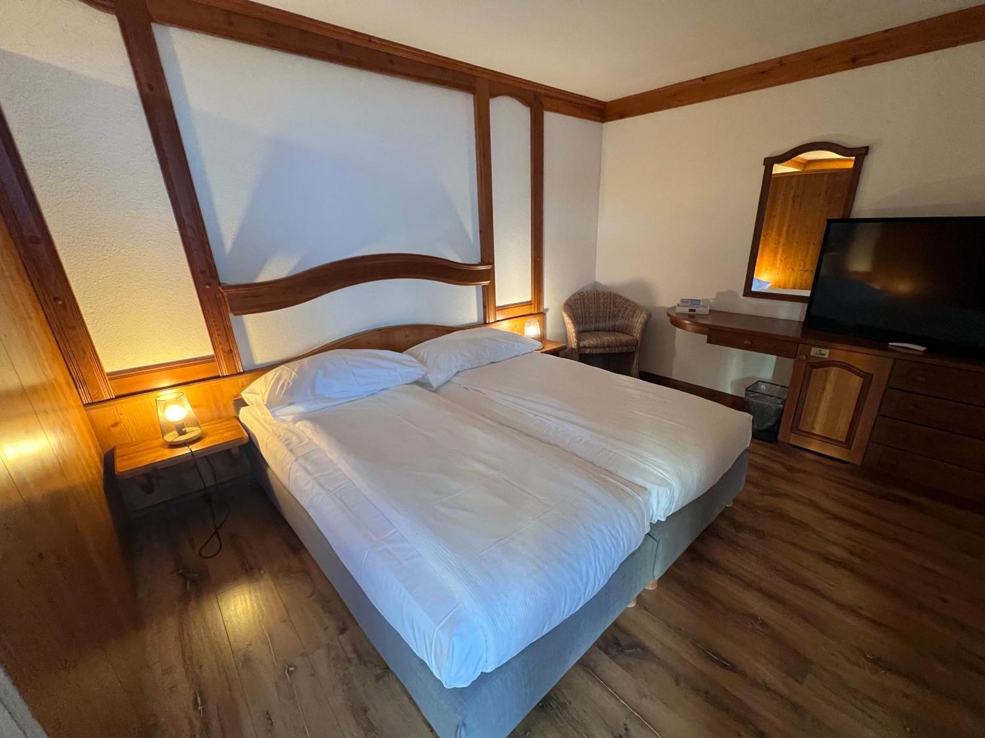 Hotel Chalet Royal ヴェゾナ エクステリア 写真