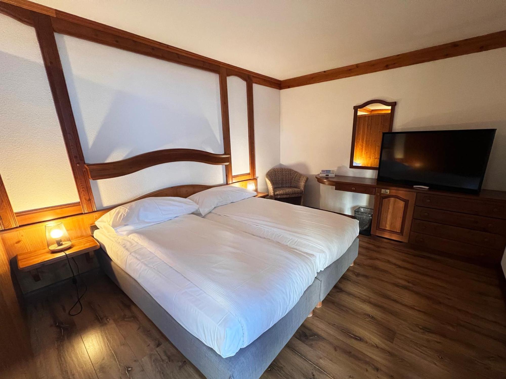 Hotel Chalet Royal ヴェゾナ エクステリア 写真