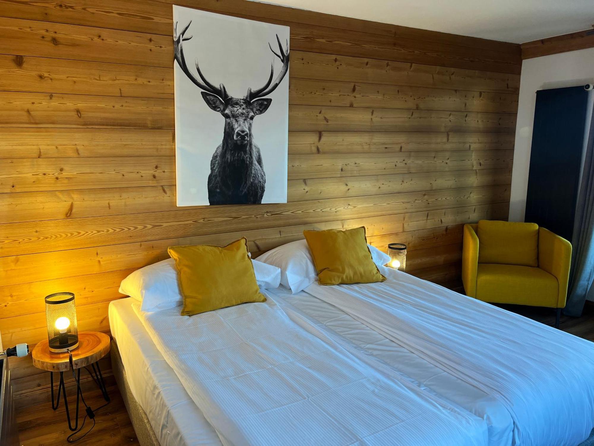 Hotel Chalet Royal ヴェゾナ エクステリア 写真